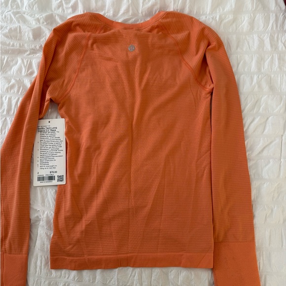 NWT Lululemon Swiftly - Picture 4 of 4